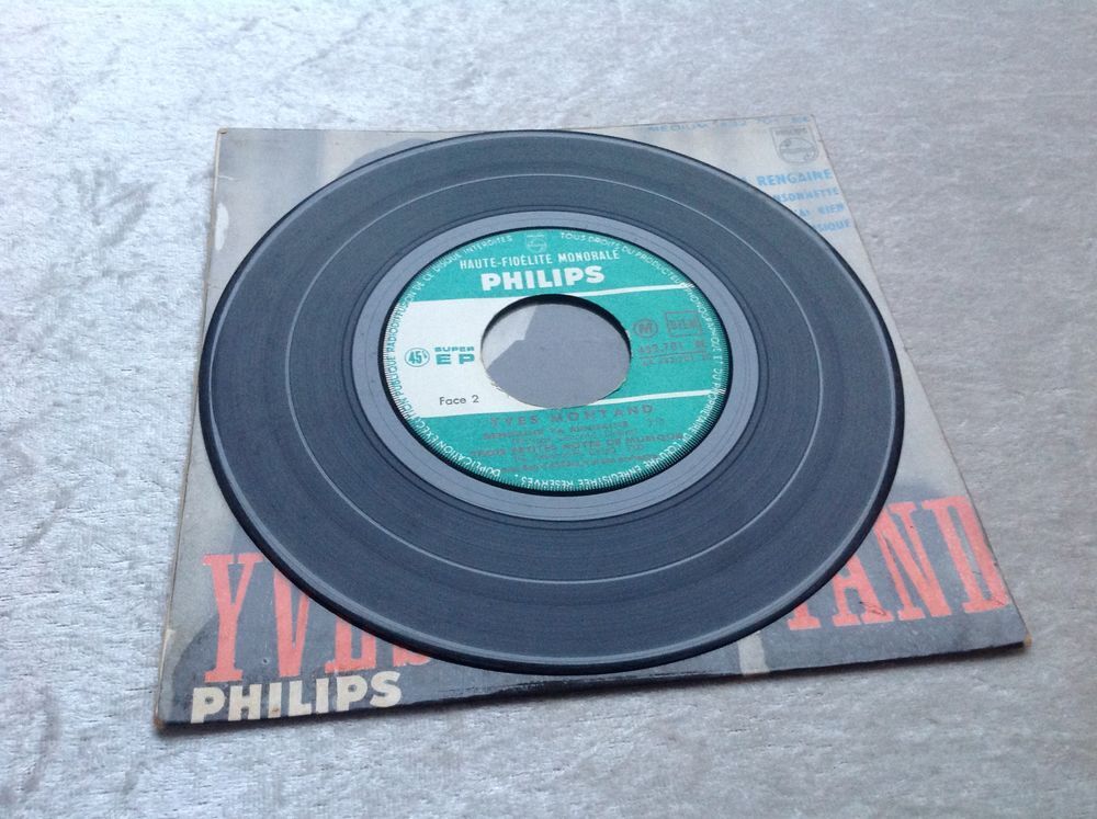 YVES MONTAND DISQUE 4 TITRES CD et vinyles