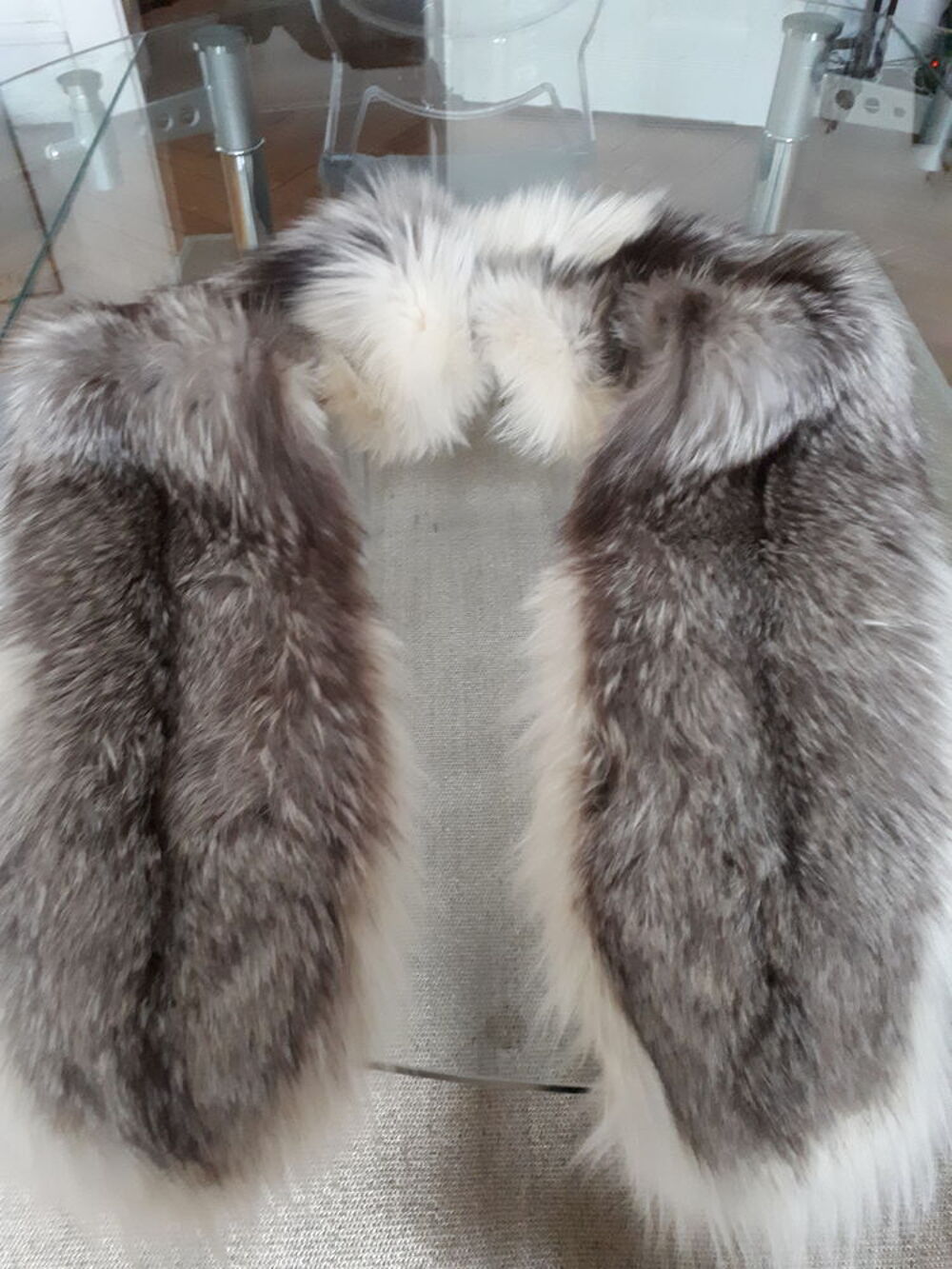 2 &eacute;toles en renard argent&eacute; Vêtements