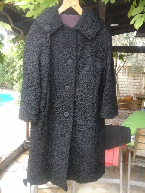 manteau long noir d'astrakan pour femme 300 Montpellier (34)