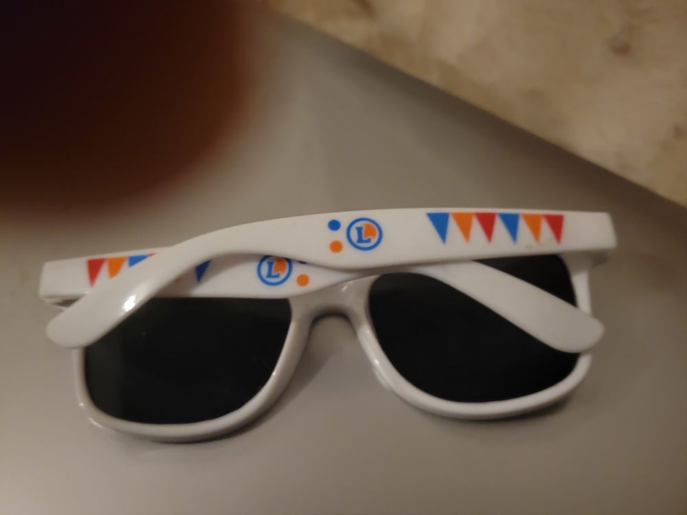 Lunettes de soleil mixte cadeau leclerc 
