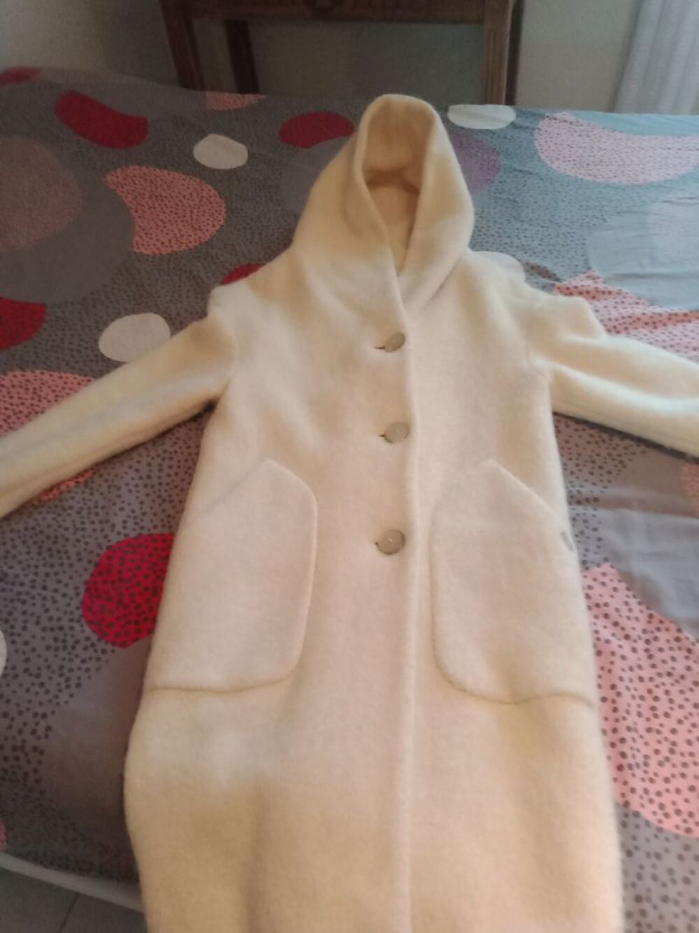 Manteau Cop copine blanc cass&eacute; 62% laine 9% alpaga
Tr&egrave;s &eacute;tat Vtements