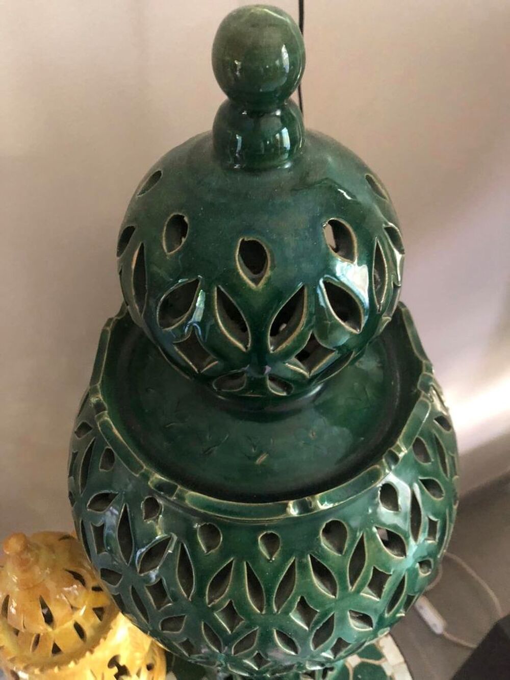 GRANDE LAMPE EN CERAMIQUE VERTE Décoration