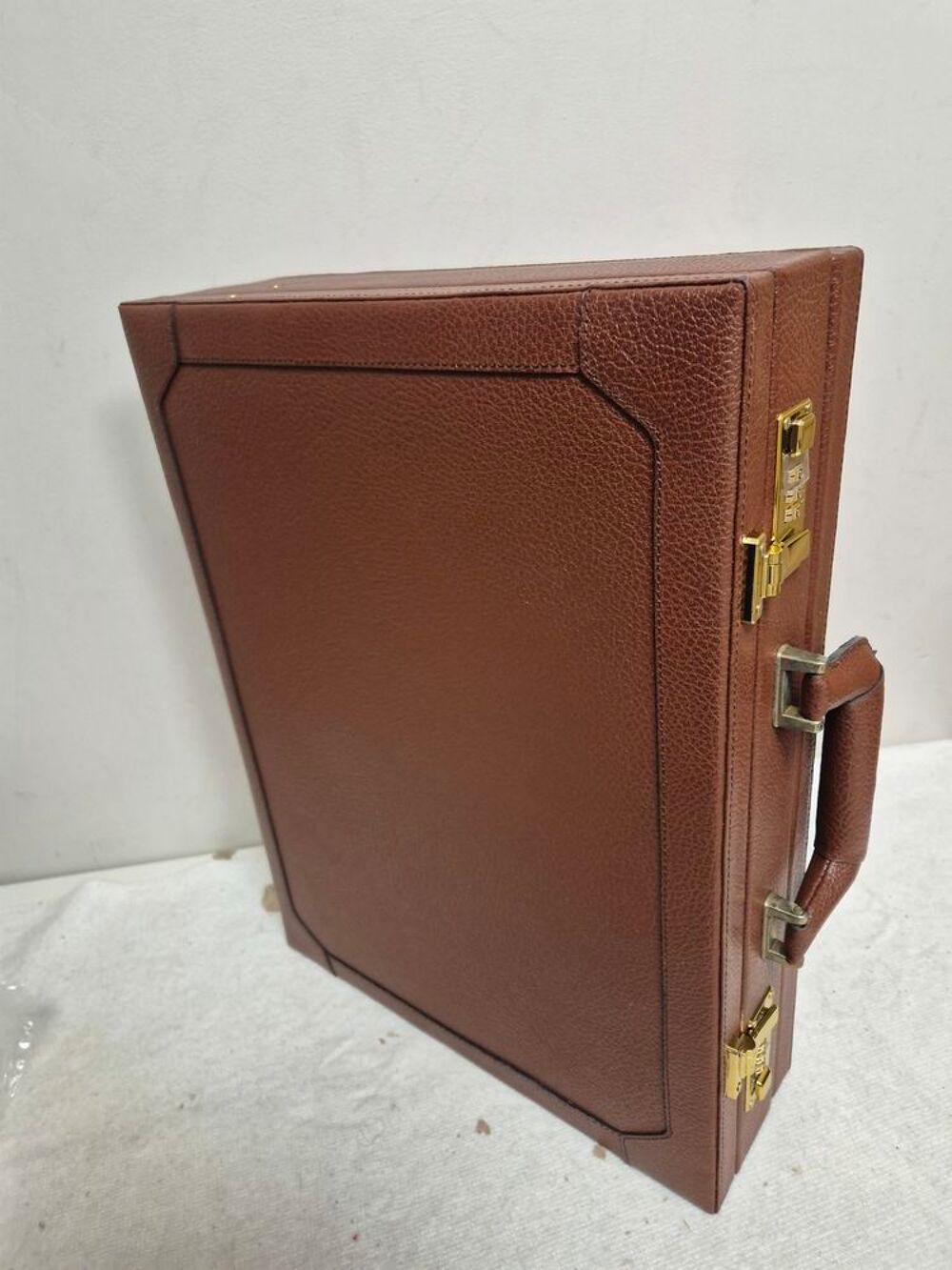 Attache case en cuir grain&eacute; extensible Maroquinerie