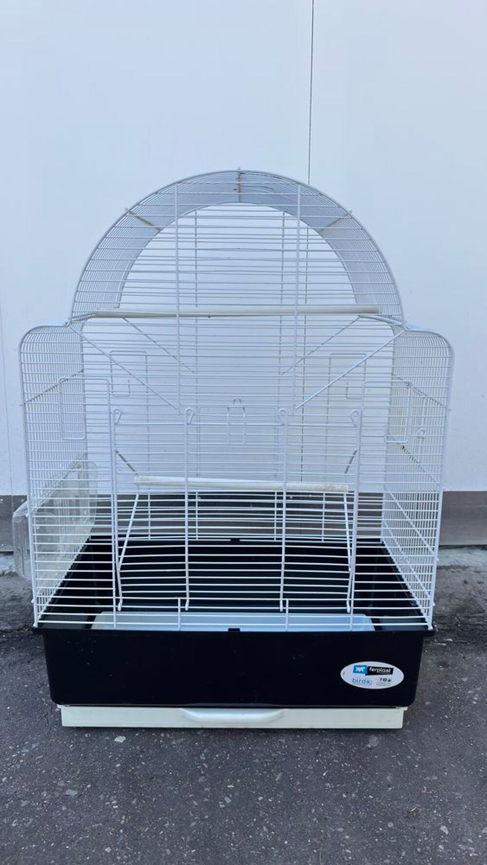   cage Ferplast pour oiseaux en très bom etat 