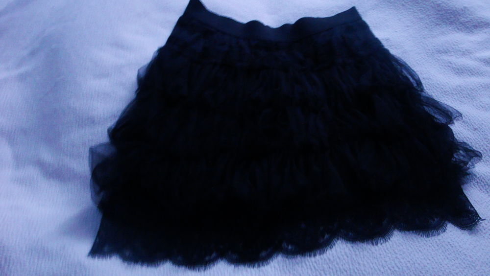 Jupe noire en dentelle et tulle marque SINEQUANONE Vêtements