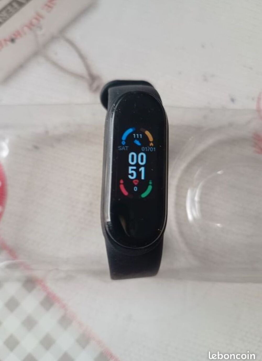 Montre connect&eacute;e M6 Bijoux et montres