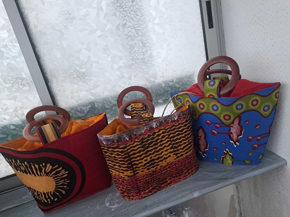T-shirts, sacs et tongs customis&eacute;s Vêtements
