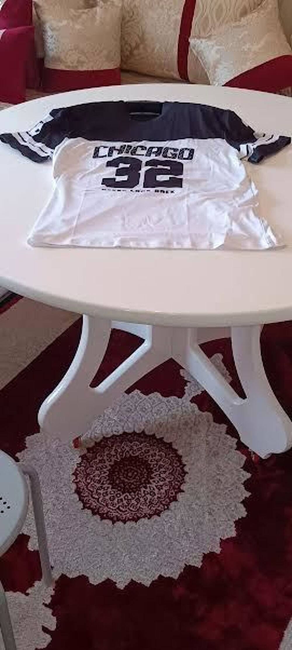Tshort Chicago 32 Never Look Back- Taille M - 15 Y - Neuf Vêtements