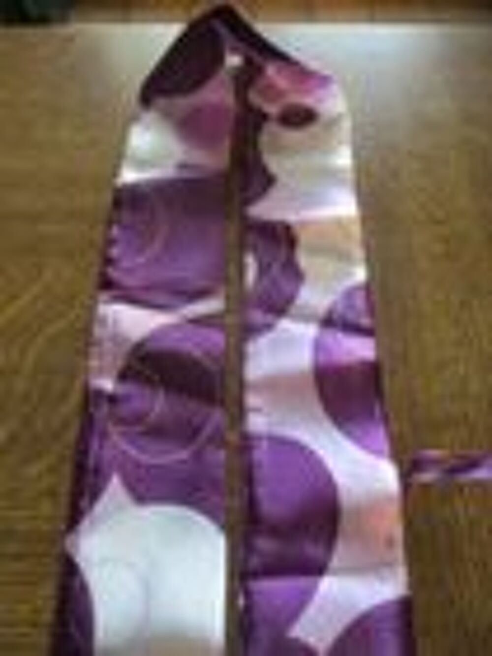 &eacute;charpe ou foulard satin&eacute; violet neuve et autre mod&egrave;les Vêtements