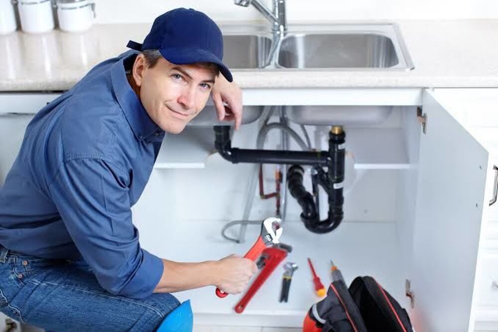   depanneur bricoleur intérieur extérieur a votre disposition 