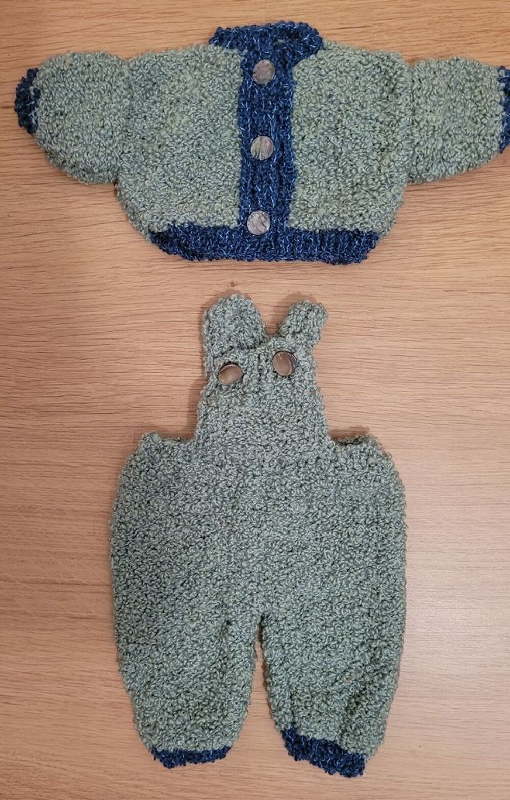 13 V&ecirc;tements de baigneur ou poup&eacute;e en laine Jeux / jouets