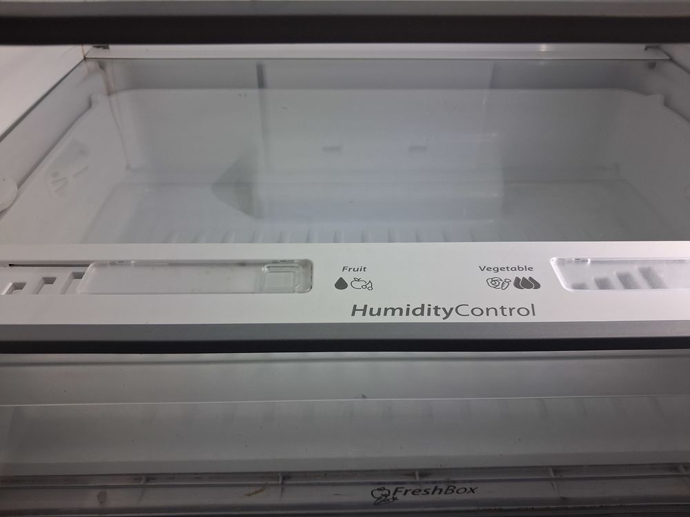 ( cause encombrement) R&eacute;frig&eacute;rateur combin&eacute; Whirlpool Electroménager