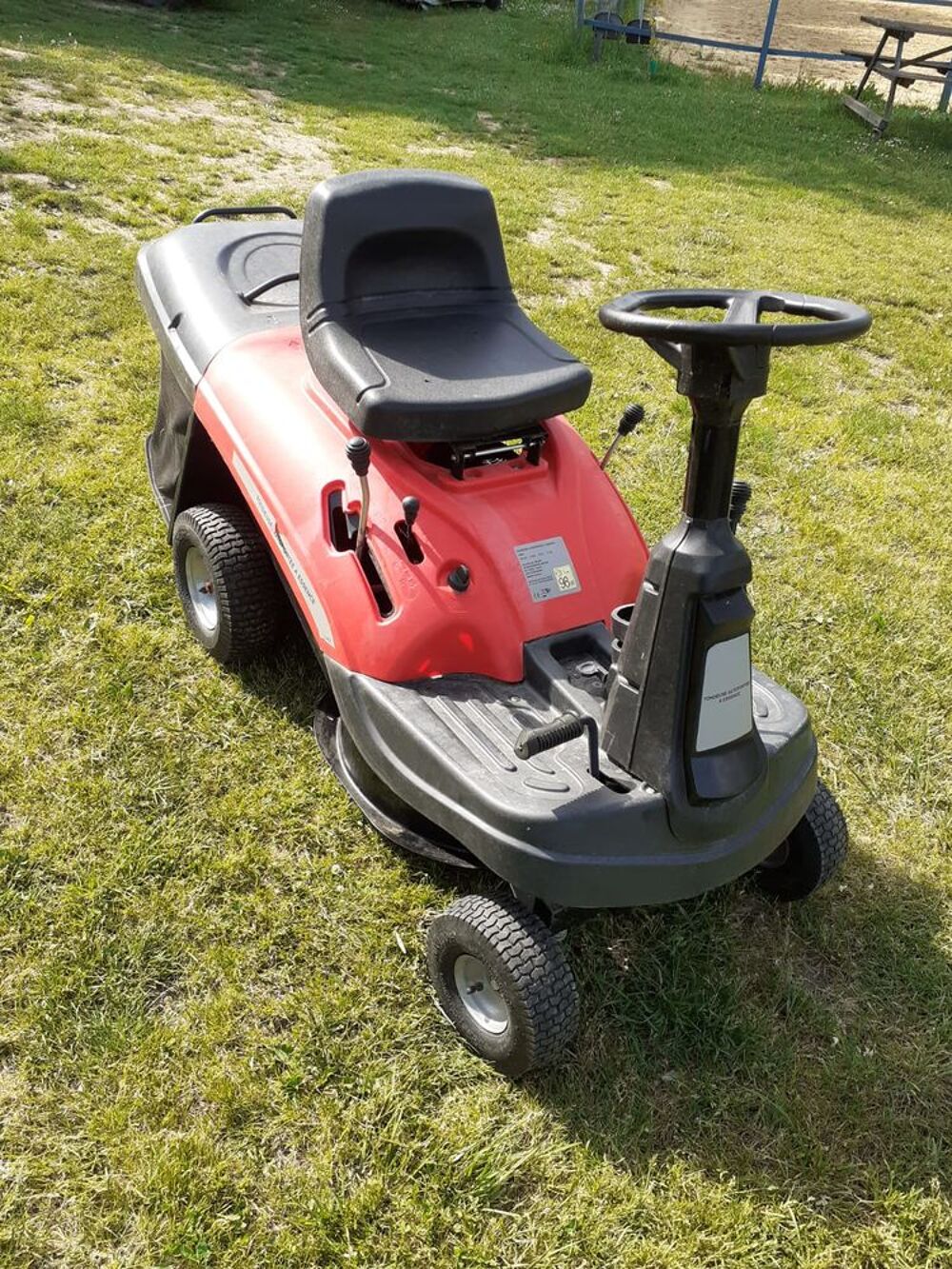 Tondeuse autoportee Minirider casi neuve Jardin