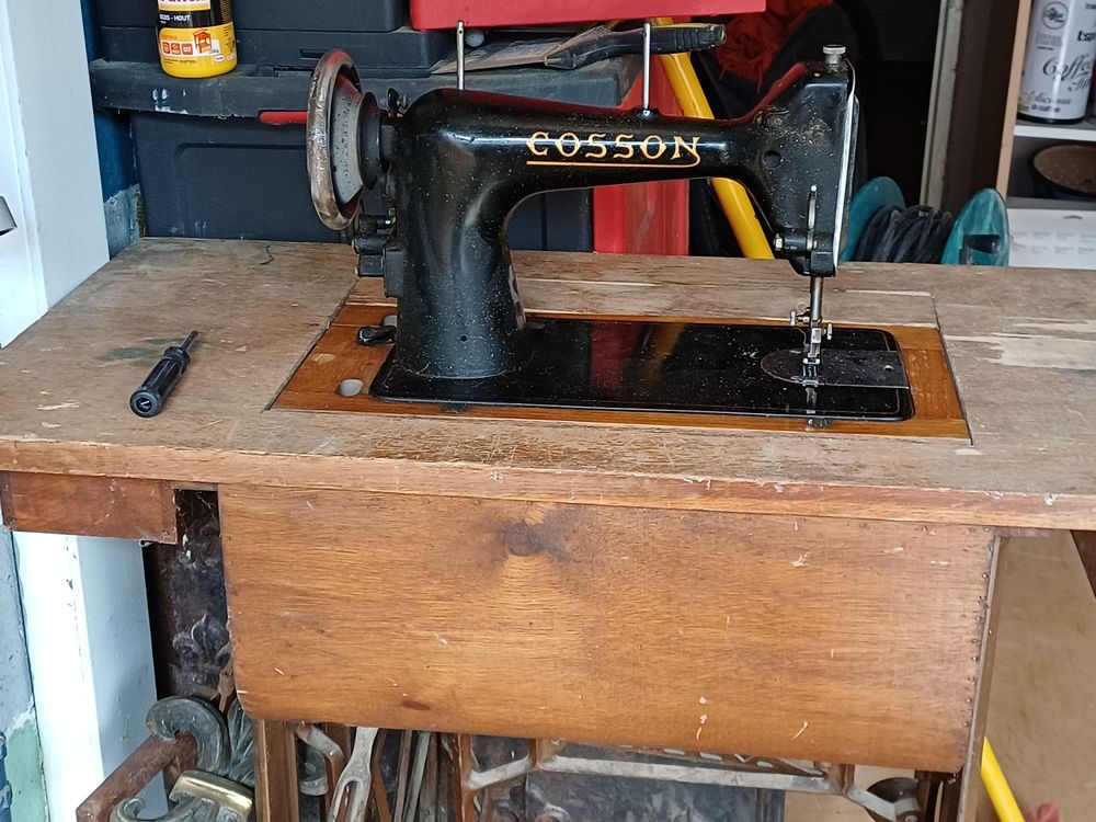 machine a coudre Meubles