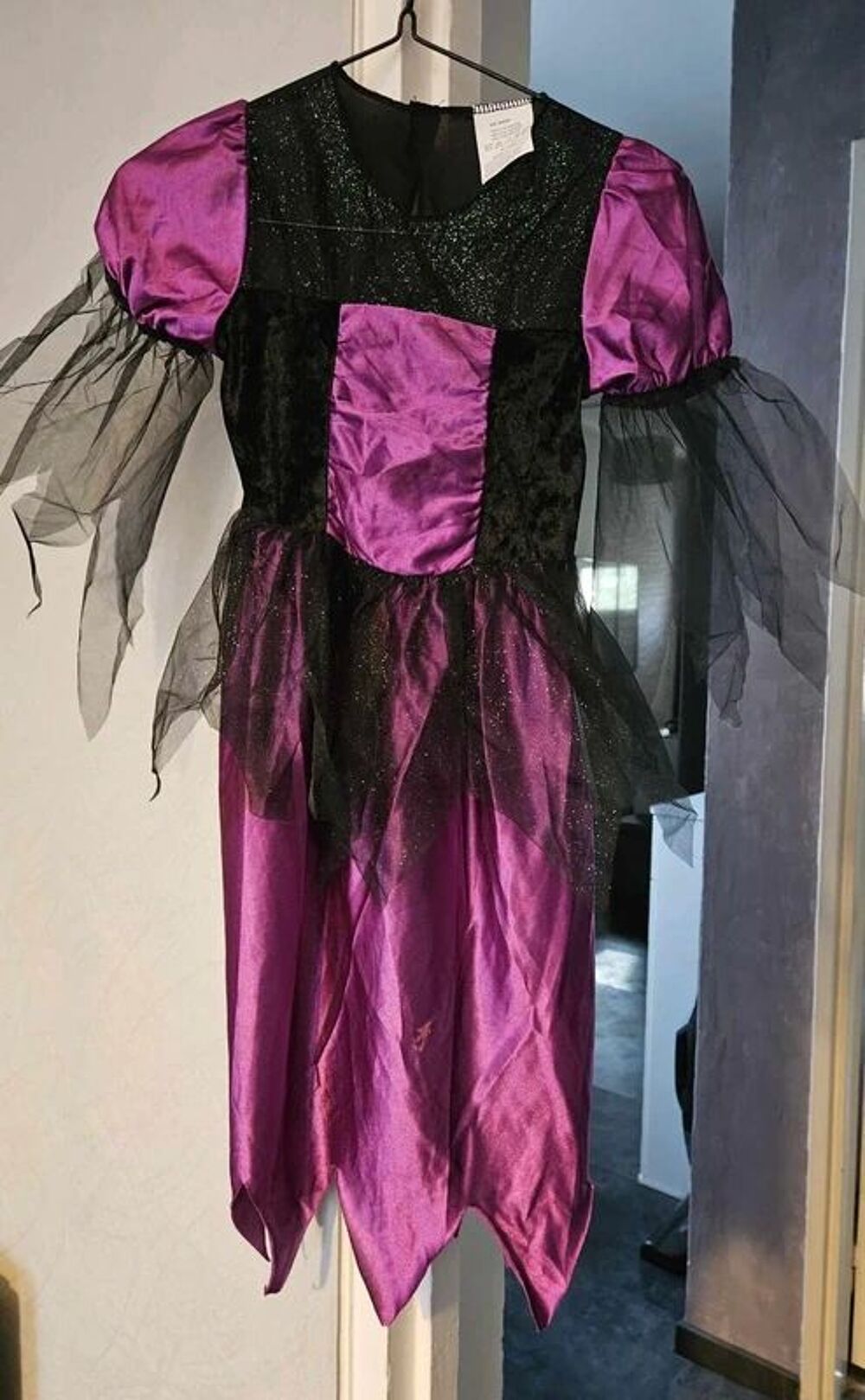 D&eacute;guisement Sorci&egrave;re
Vêtements enfants