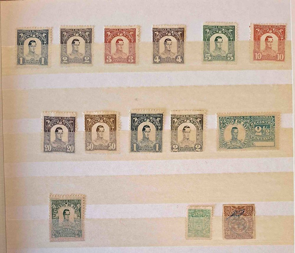 S&eacute;rie de timbres de collection de Colombie 