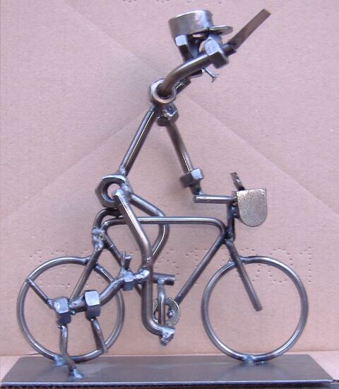 Factrice ou FACTEUR : Figurine de style Hinz ou Kunst 40 Clermont-Ferrand (63)