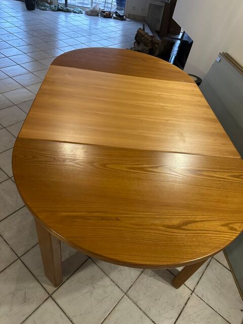 TABLE DE SALLE A MANGER EN ORME MASSIF, RONDE ou OVALE 400 Saint-Didier-en-Velay (43)