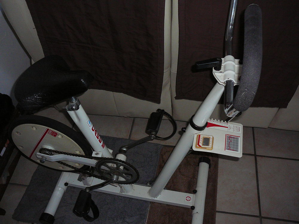 v&eacute;lo appartement bon &eacute;tat Sports