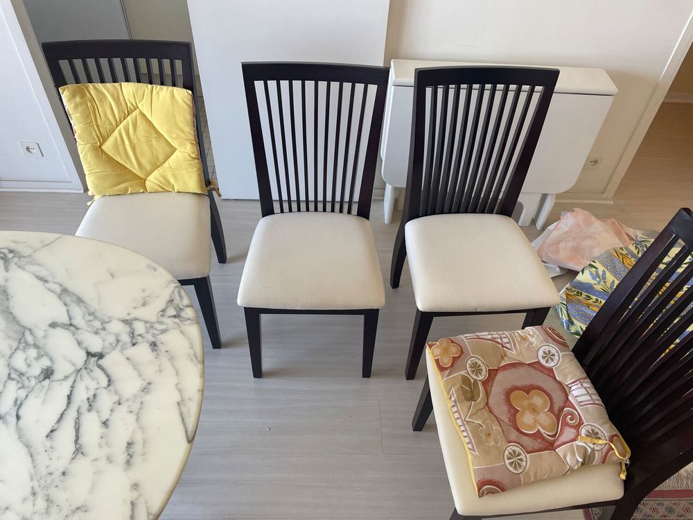 Table en marbre avec chaises Meubles