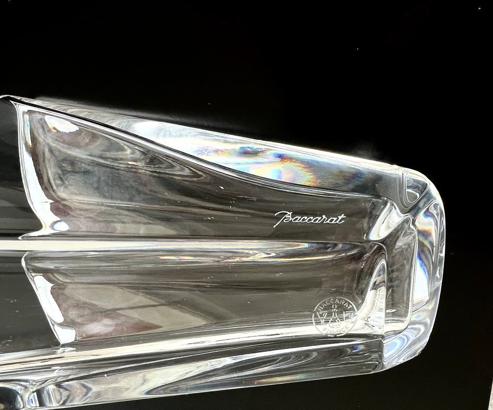 vase cristal de Baccarat estampill&eacute; 