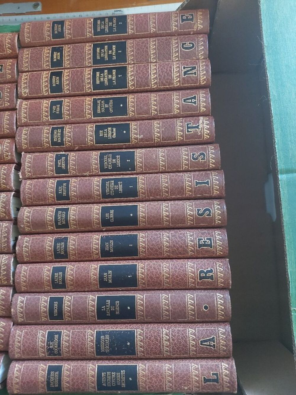 HISTOIRE DE LA RESISTANCE FRANCAISE en 35 volumes reli&eacute;s Livres et BD