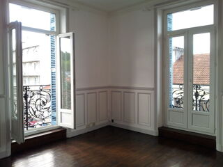  Appartement à louer 4 pièces 89 m²