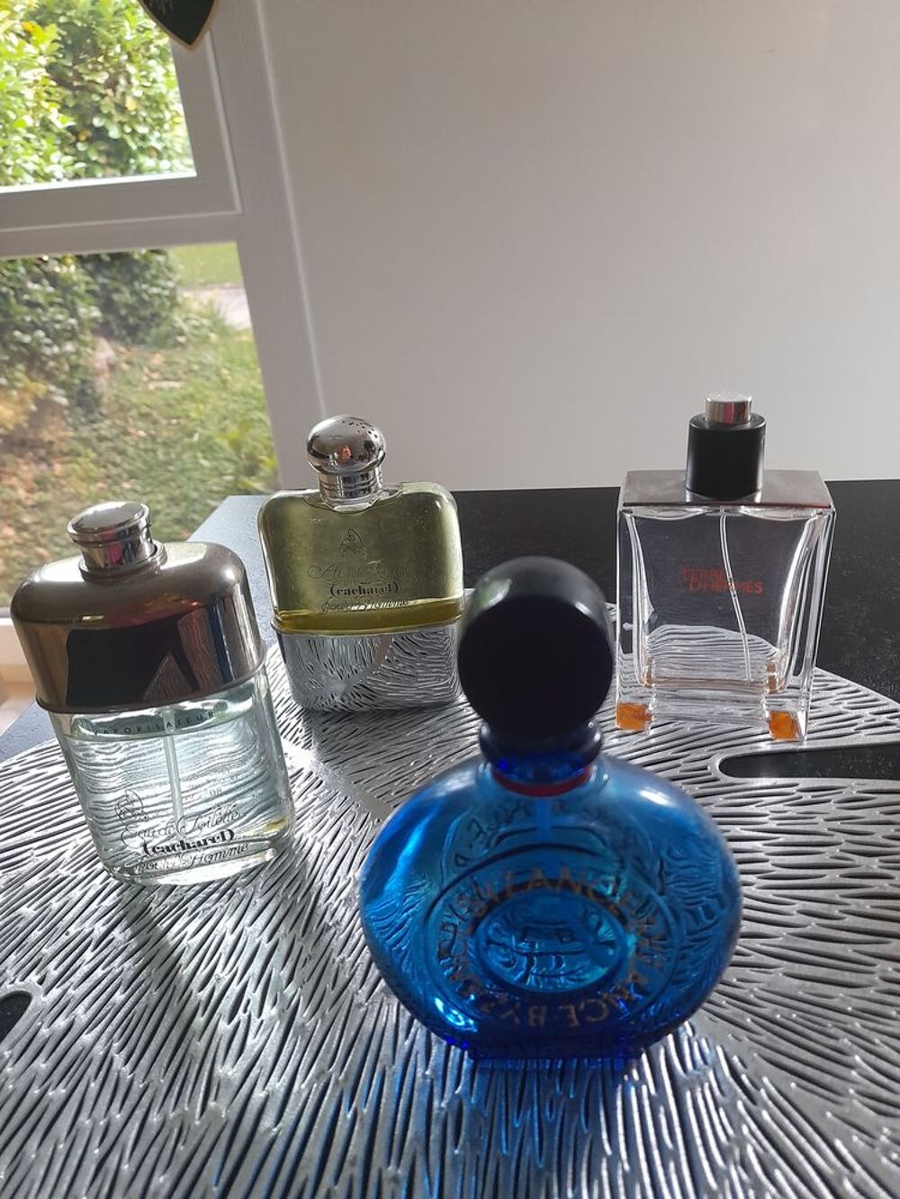 Flacons de parfum vide 