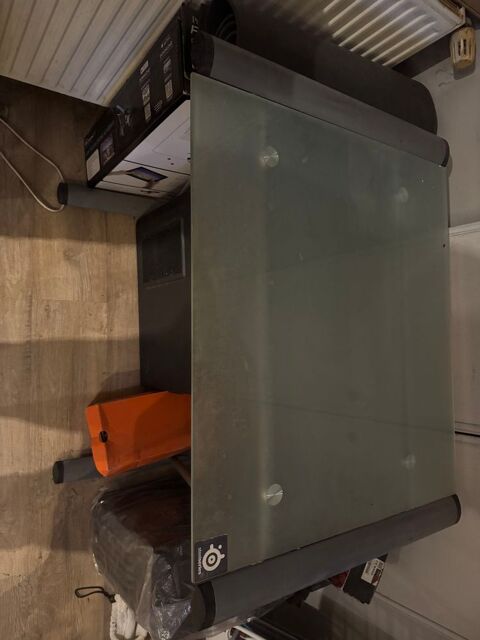 Petit bureau 20 Mantenay-Montlin (01)
