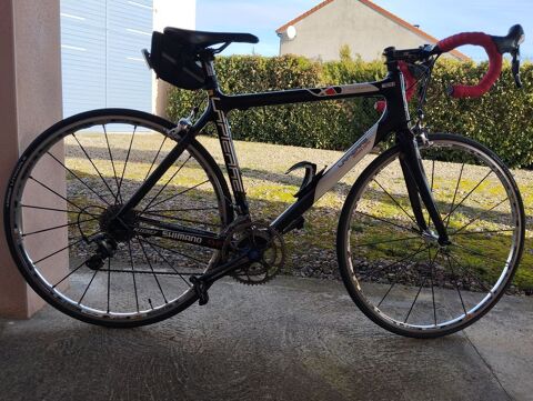 V�lo course carbone Saint-Bonnet-de-Rochefort (03)