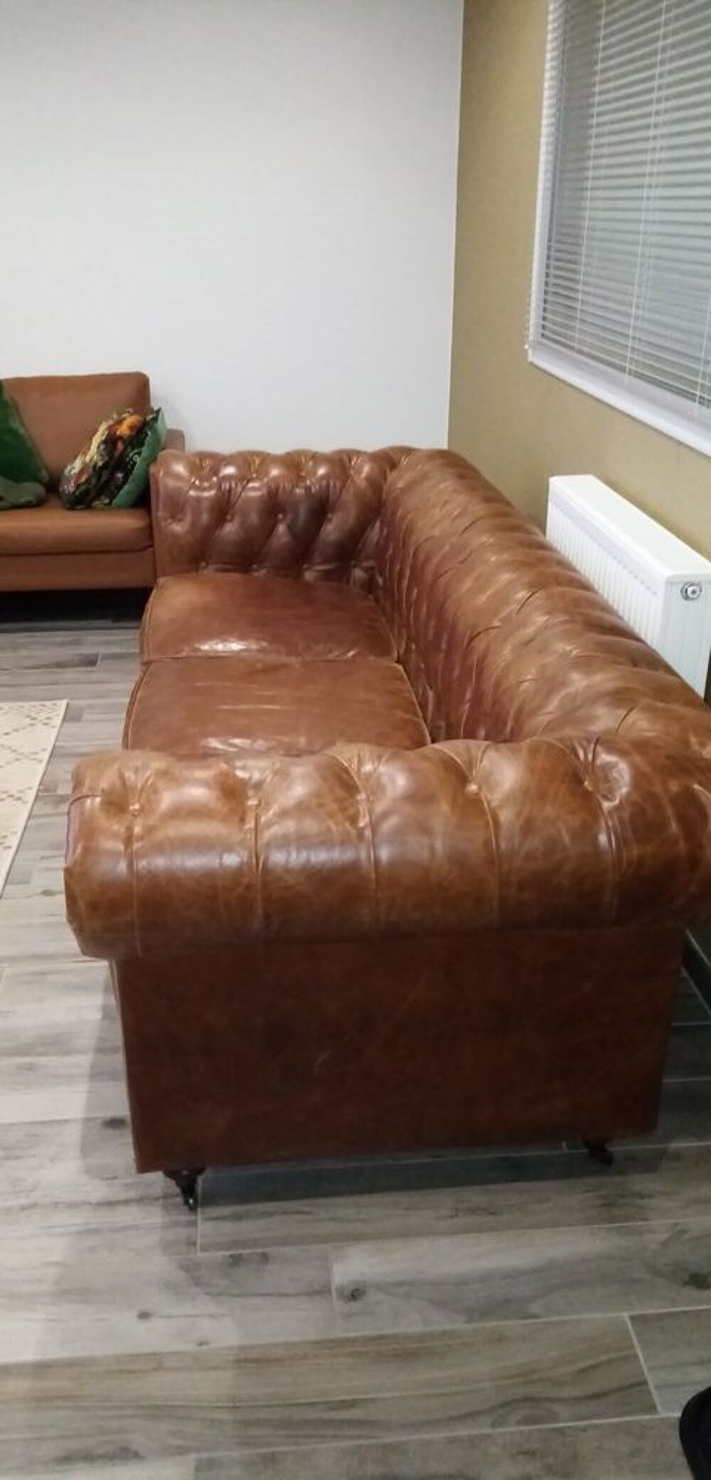 Canap&eacute; cuir marron chesterfield 4 places Meubles
