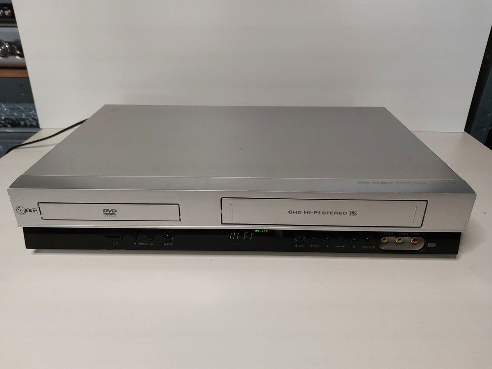 Combin&eacute; Lecteur DVD Magn&eacute;toscope VHS LG V280N.
Audio et hifi