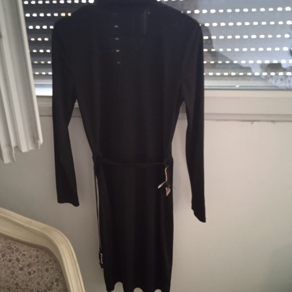 Robe noire manches longue ceinture dor&eacute;e &agrave; la taille 2 poche Vêtements