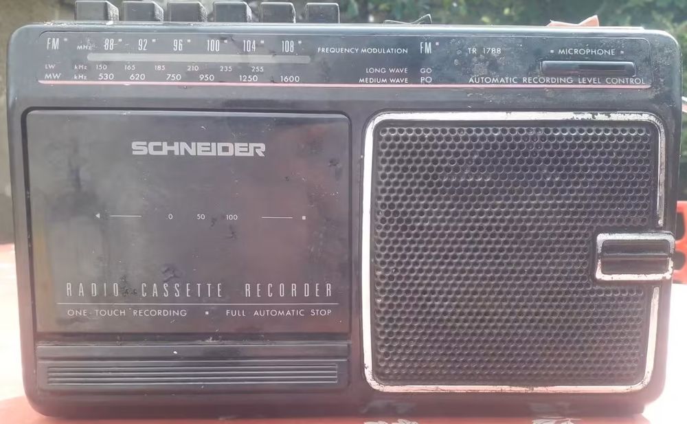 Radio Cassette Recorder Schneider (Pour pi&egrave;ces) Audio et hifi