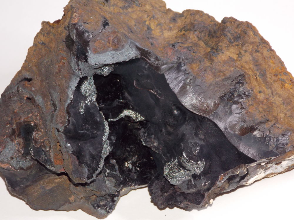 Go&eacute;thite Hautes-Pyr&eacute;n&eacute;es France 1,641kg 153 x 112 x 96 mm 