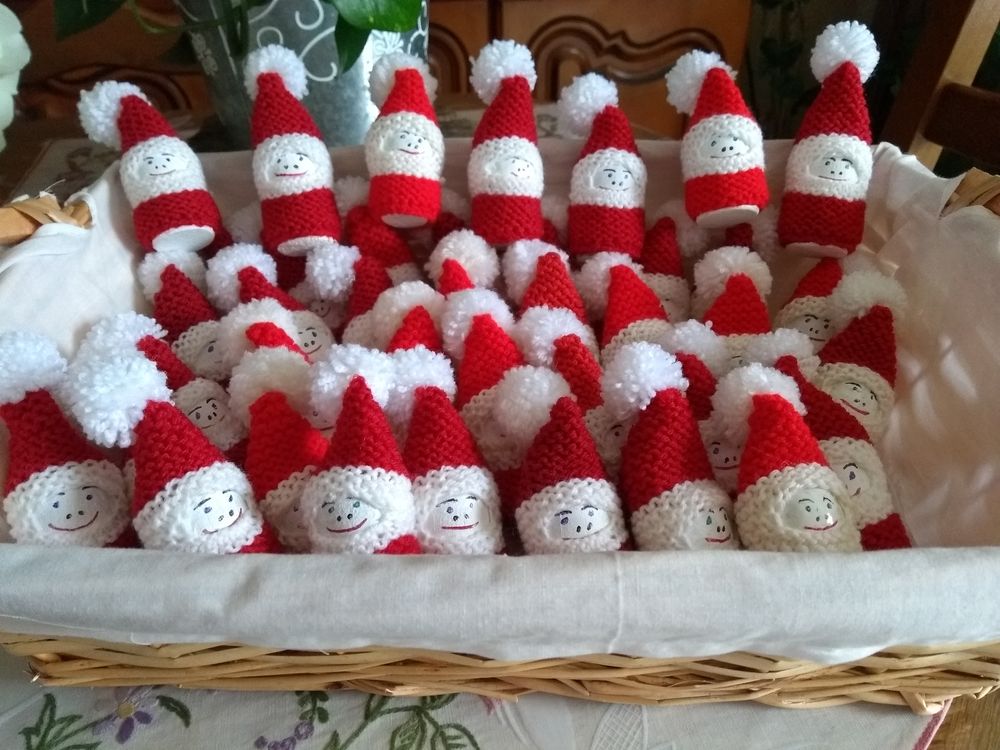 petits p&egrave;res No&euml;l, en laine, Décoration