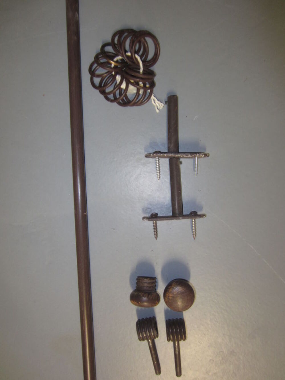 TRINGLE &agrave; RIDEAUX compl&egrave;te en fer forg&eacute; Décoration