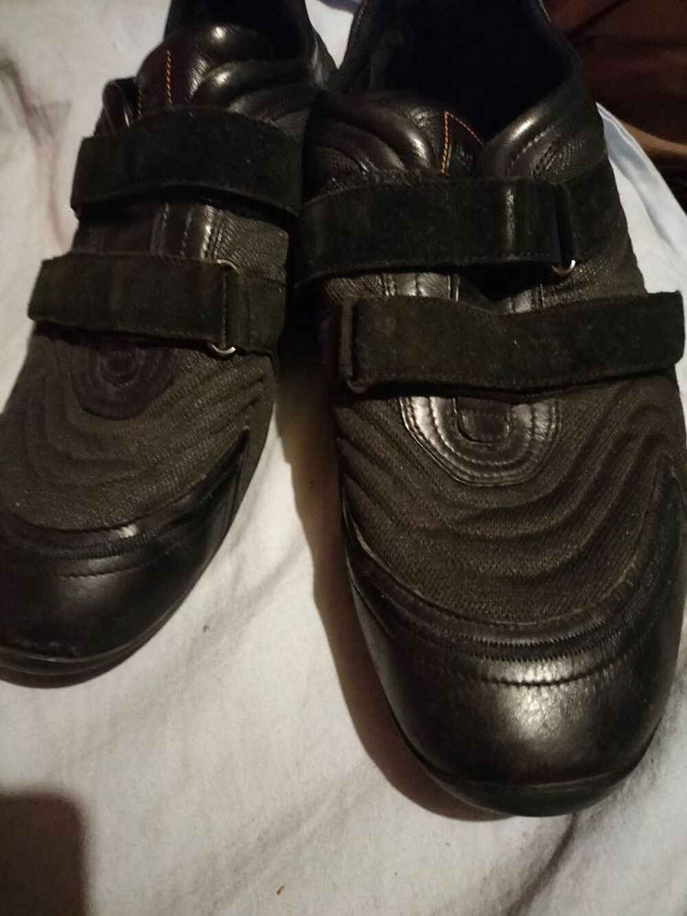 Basket Hugo Boss pointure 43 tr&egrave;s bon &eacute;tat Chaussures