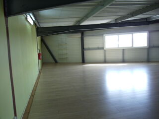  Parking / Garage � louer 119 m�