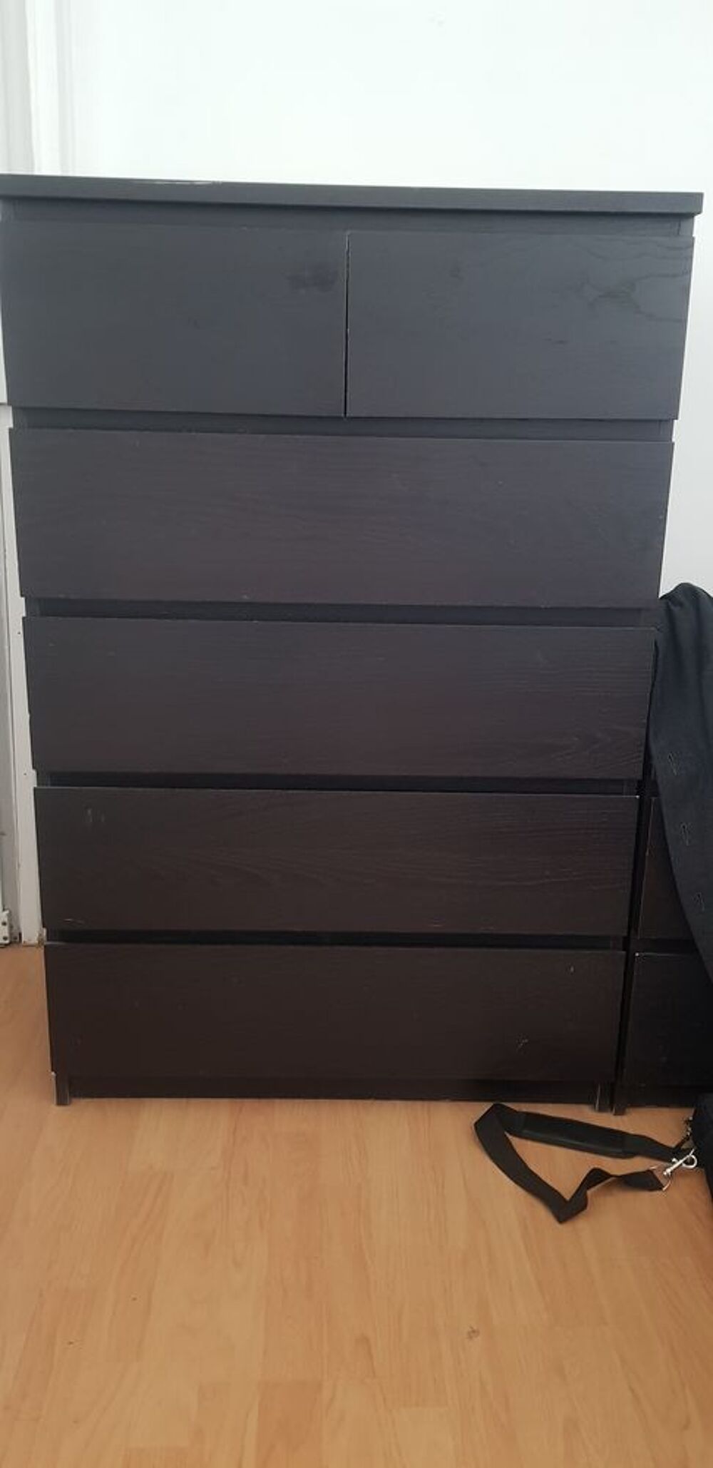 Commode et tables de chevet noires Meubles