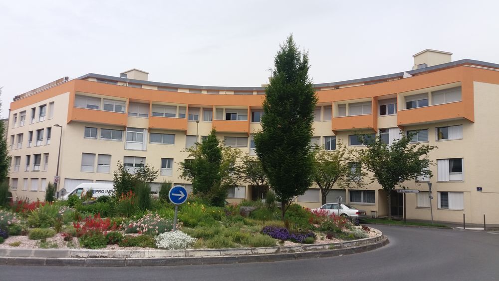 Location Appartement Appartement F1 meublé + parking  Reims Centre Reims