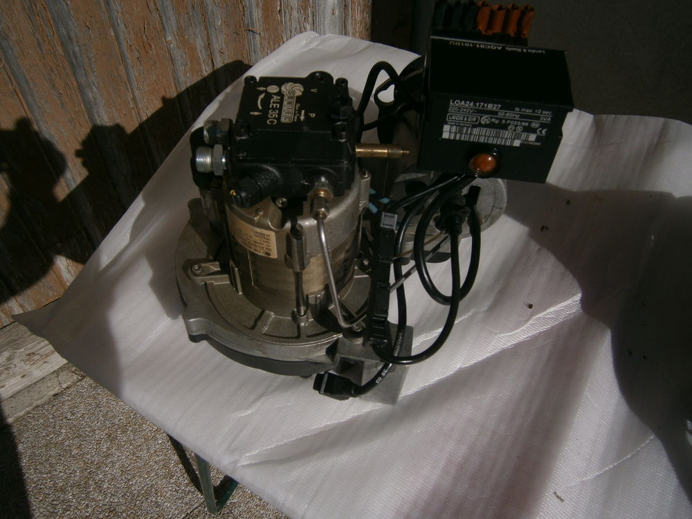 BRULEUR FIOUL BUDERUS Bricolage