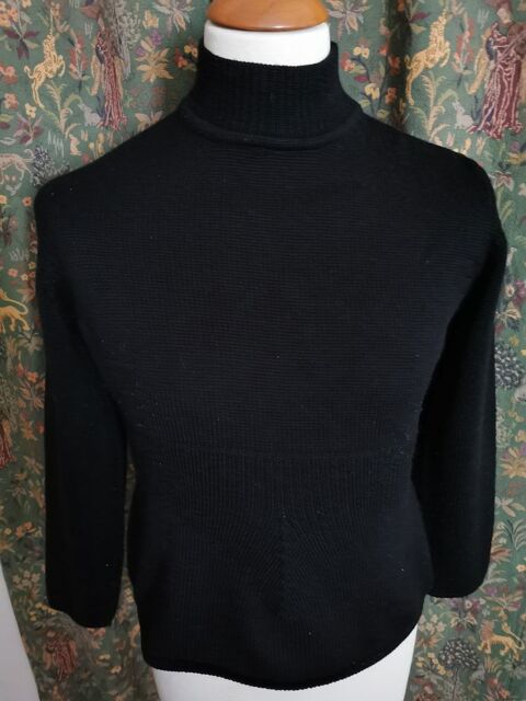 Pull noir col cheminée 42 28 L'Aigle (61)