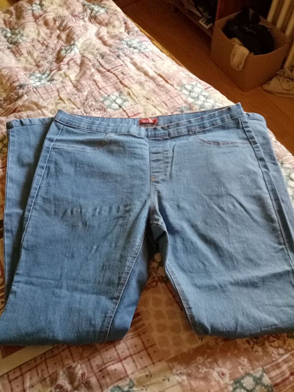 Jeans femme neuf Vêtements