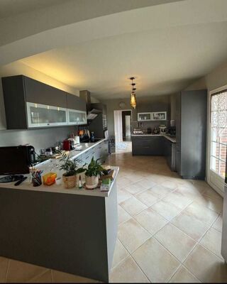  Maison � vendre 10 pi�ces 280 m� Saint-val�rien