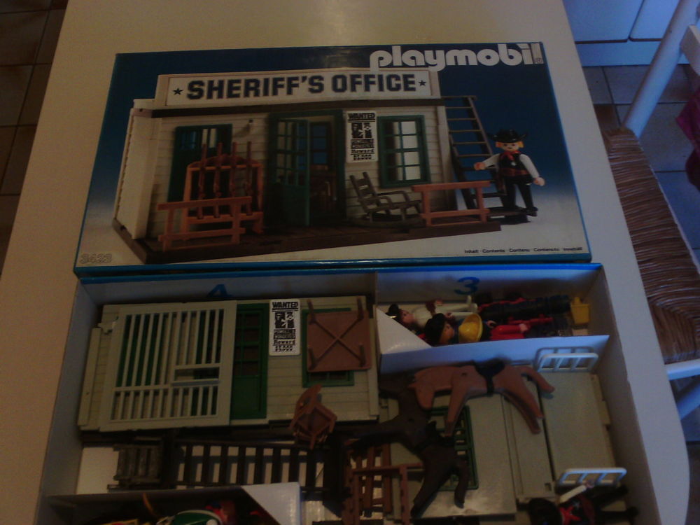 Bureau du "Sherif " de Playmobil. Jeux / jouets