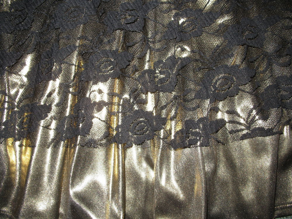 F&ecirc;tes : Jupe en tissu en lam&eacute; dor&eacute; dentelle - T40/42 Vêtements