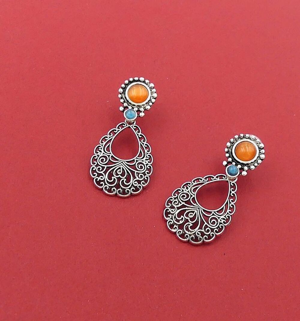 Boucles d'oreilles m&eacute;tal argent&eacute; et r&eacute;sine Bijoux et montres