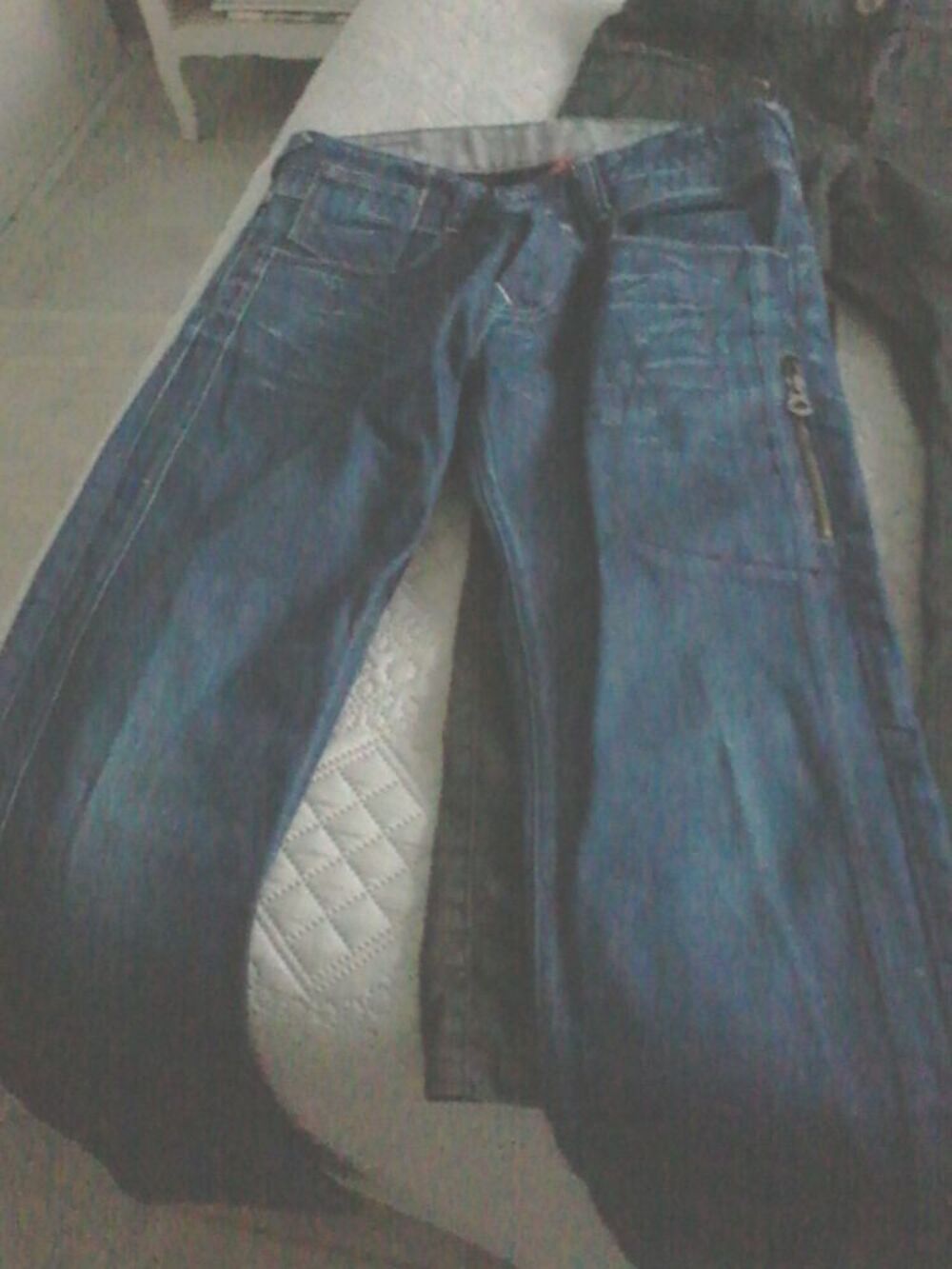 3 pantalons jeans(2 noirs 1 bleu) Vtements