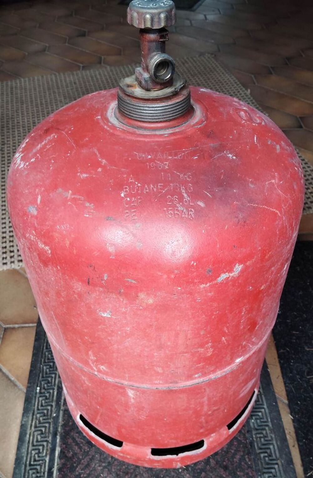 r&eacute;servoir de butane vide tout rouge Electromnager